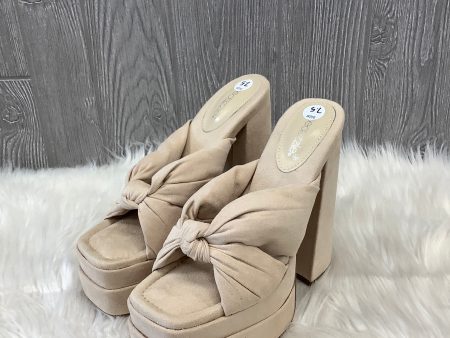 Sandals Heels Platform By Shoedazzle In Tan, Size: 7.5 Sale